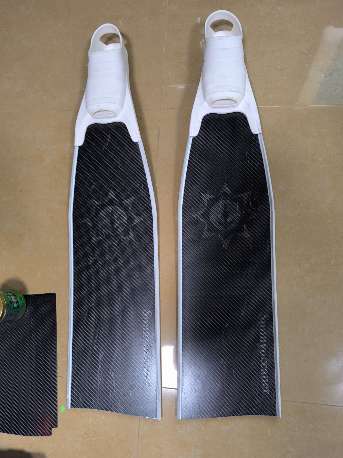 Sunnyoceaner Carbonfins 標準長板 配 潛泳舒適腳套